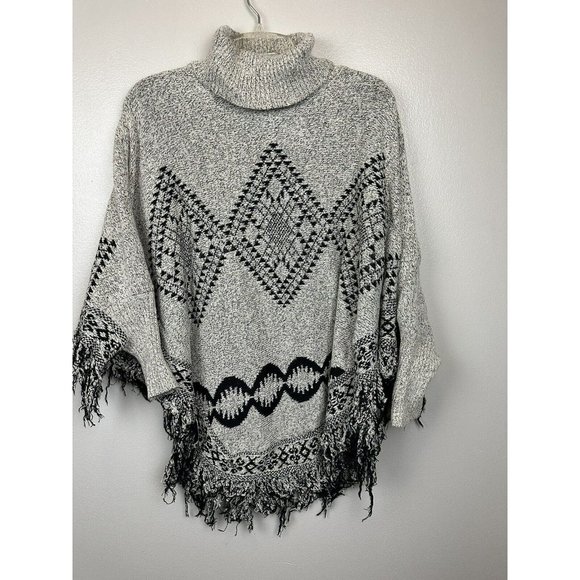 AZ Cape Poncho With Sleeves Grey With Boho Aztec Design - Picture 10 of 11